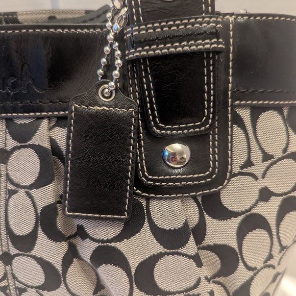 Coach Black and Gray Shoulder Bag with Signature Pattern - Picture 3 of 12